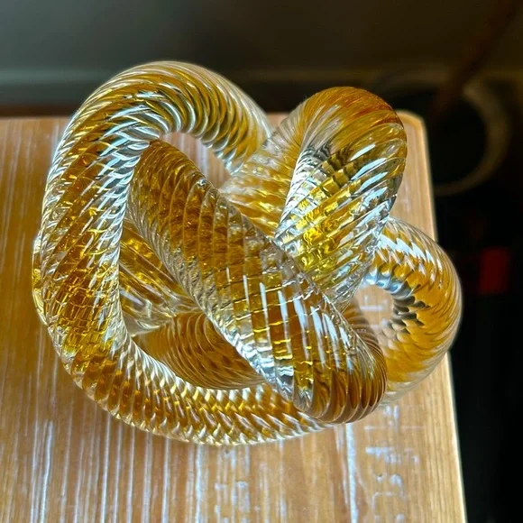 Fusion Z Studio Art Glass Nautical Hand Blown Rope Knot Sculpture Paperweight. - Picture 6 of 13